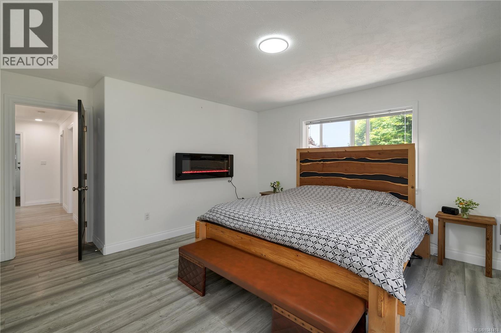 545 Sunset Pl, Port McNeill