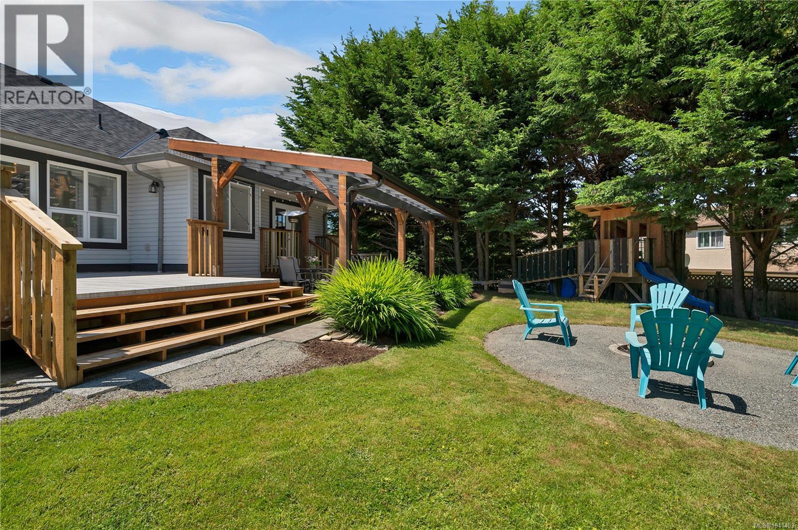 545 Sunset Pl, Port McNeill