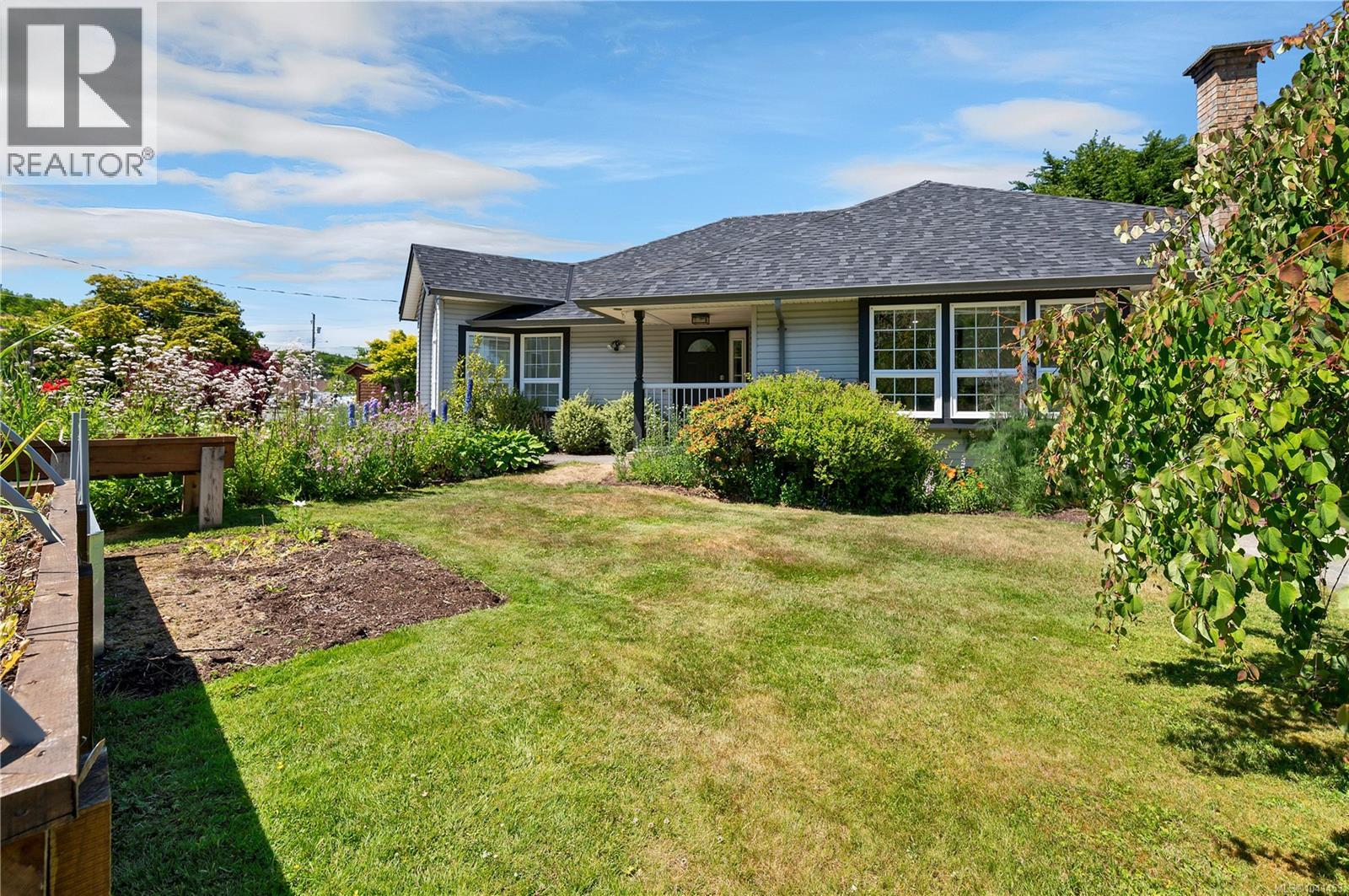 545 Sunset Pl, Port McNeill