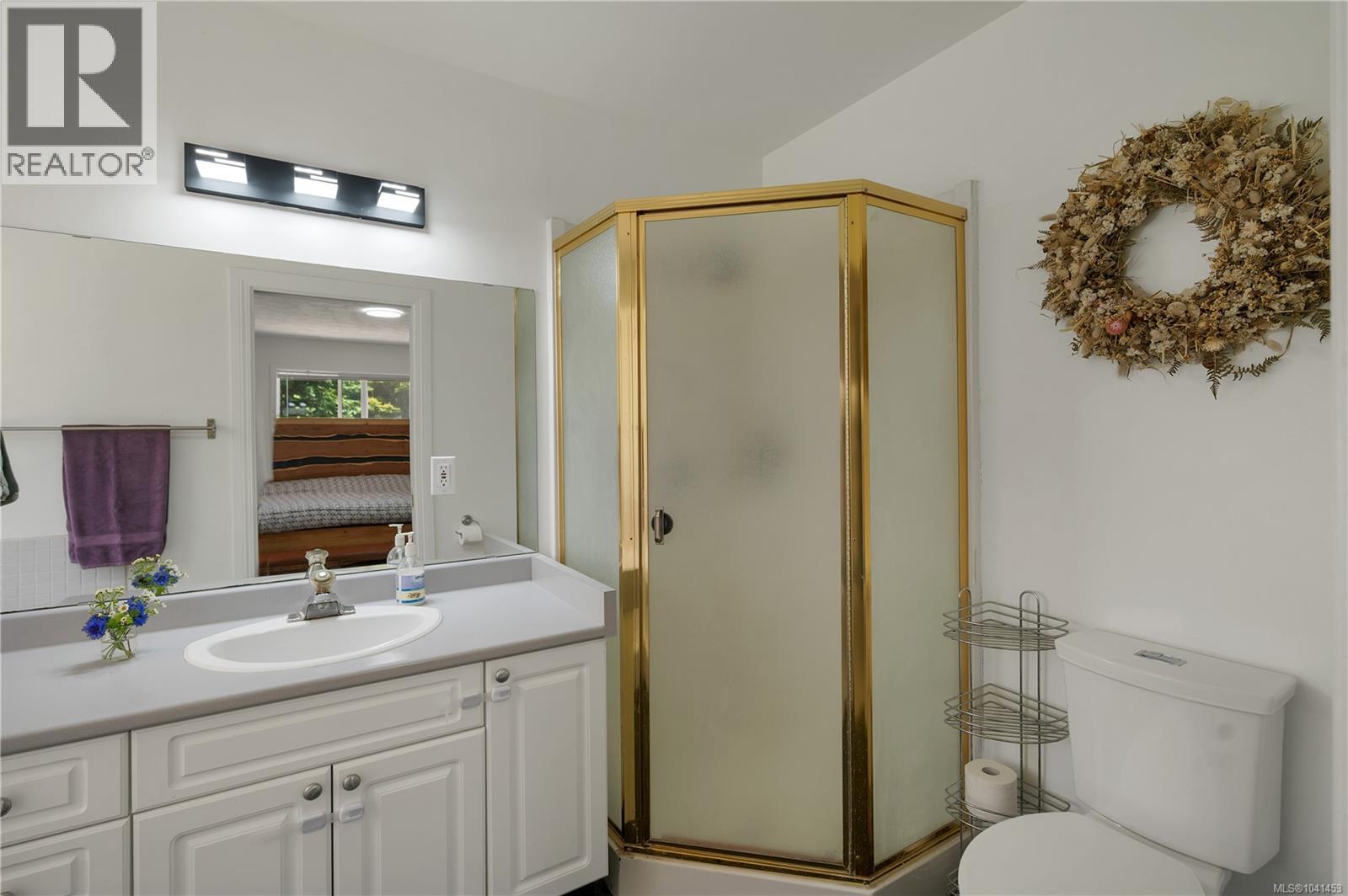 545 Sunset Pl, Port McNeill