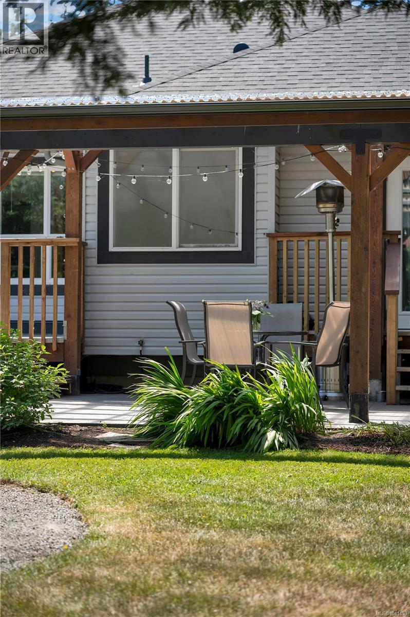 545 Sunset Pl, Port McNeill