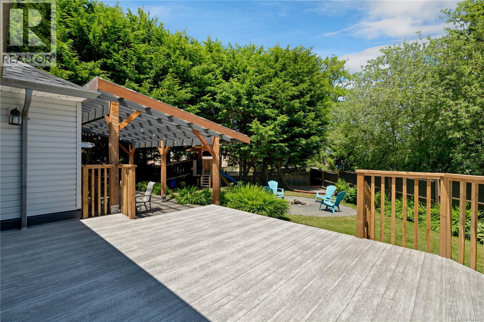 545 Sunset Pl, Port McNeill