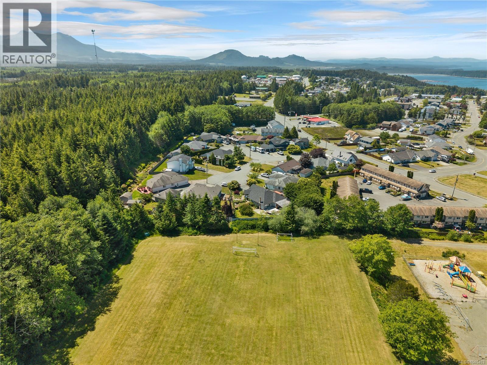 545 Sunset Pl, Port McNeill