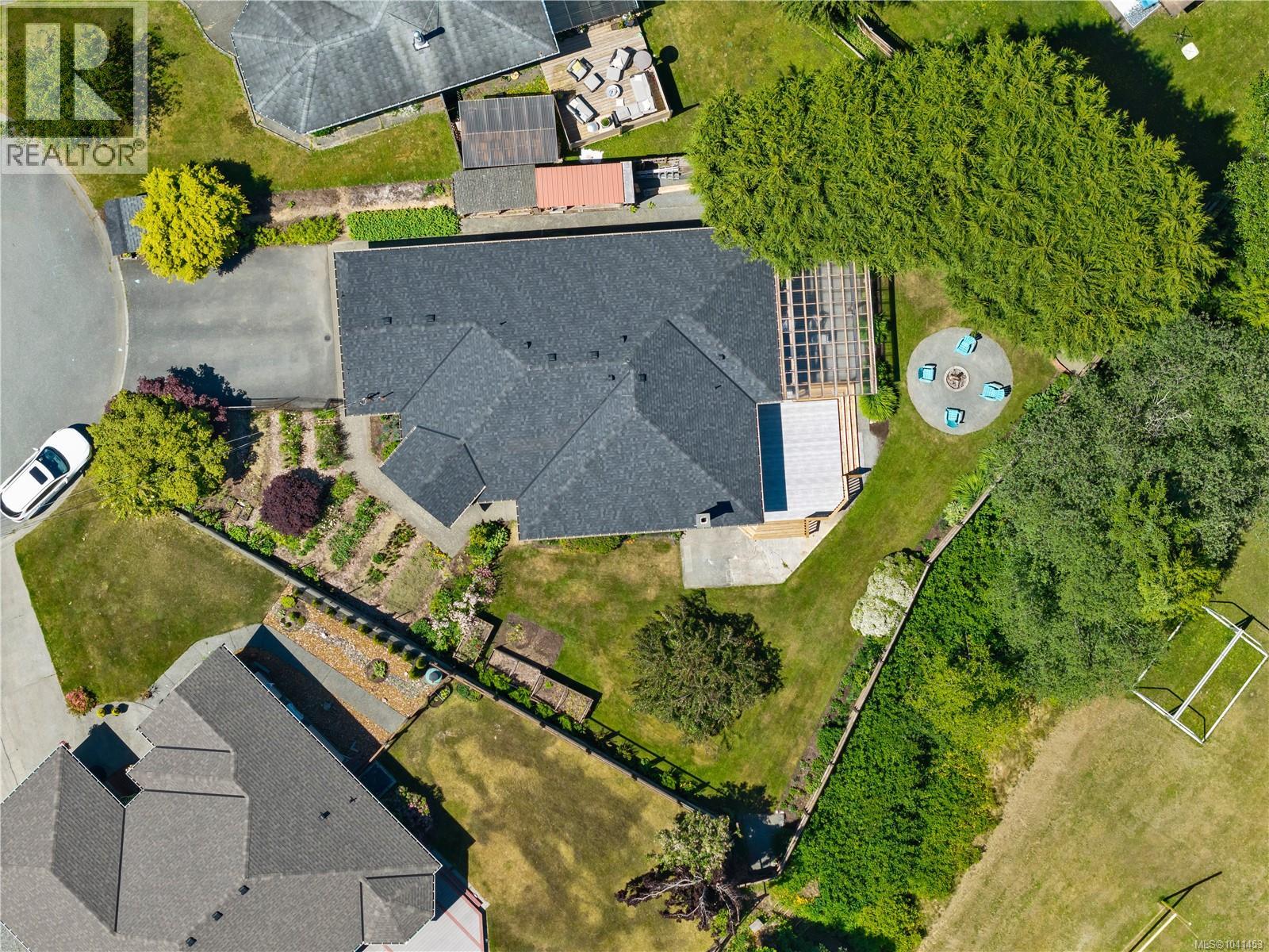 545 Sunset Pl, Port McNeill