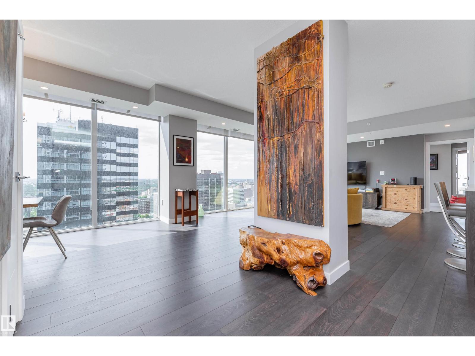 #2400 10180 103 ST NW - 2