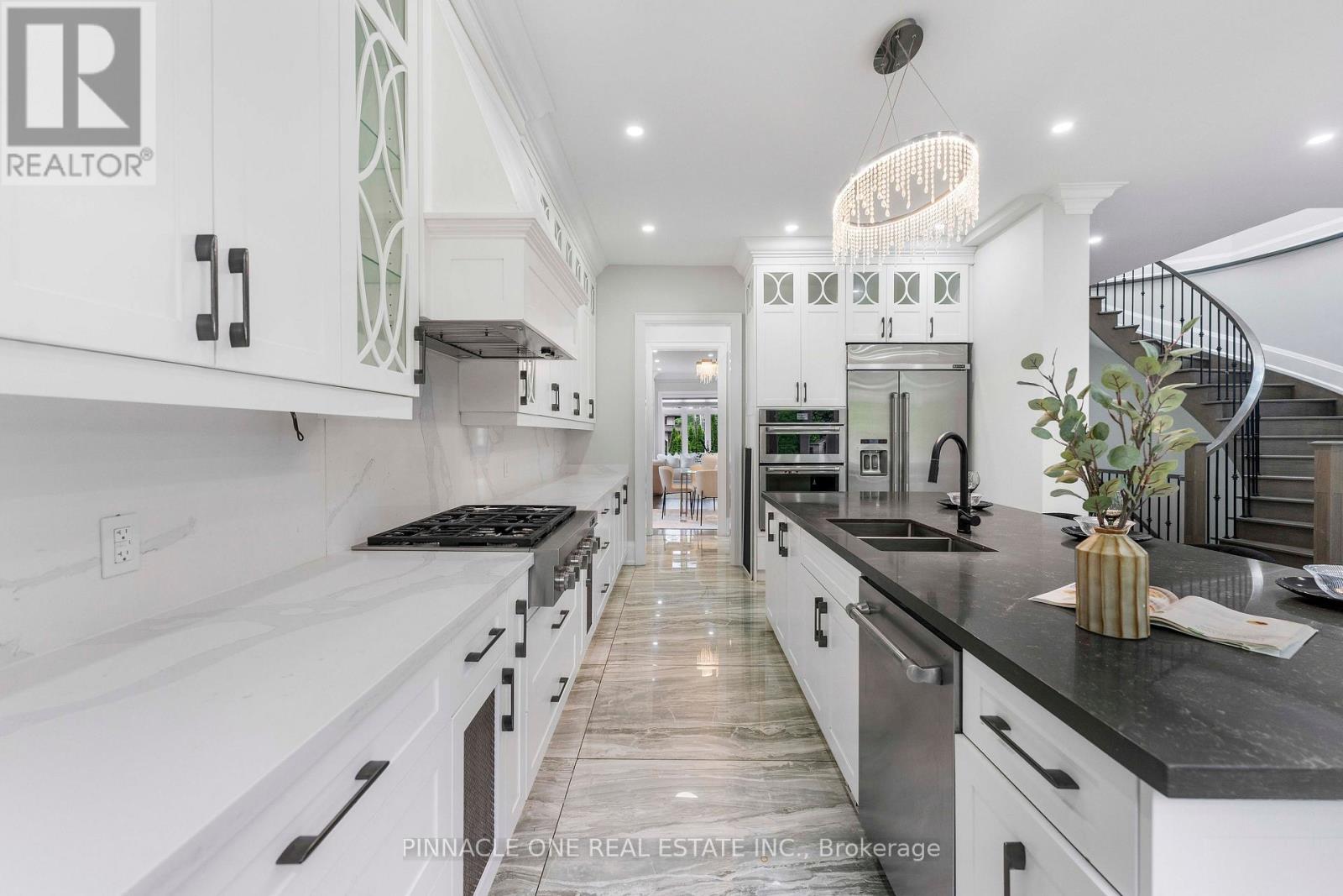 832 SHEPPARD AVENUE - Image 10