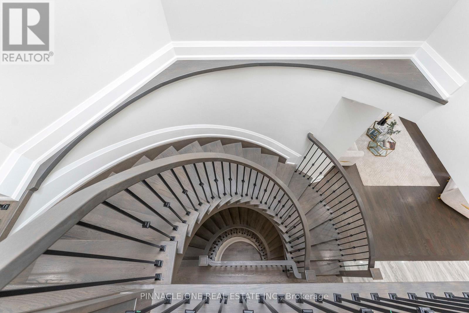 832 SHEPPARD AVENUE - 17