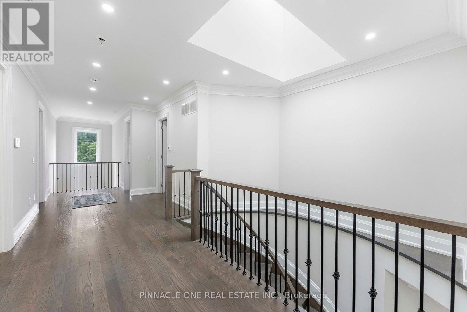 832 SHEPPARD AVENUE - 25