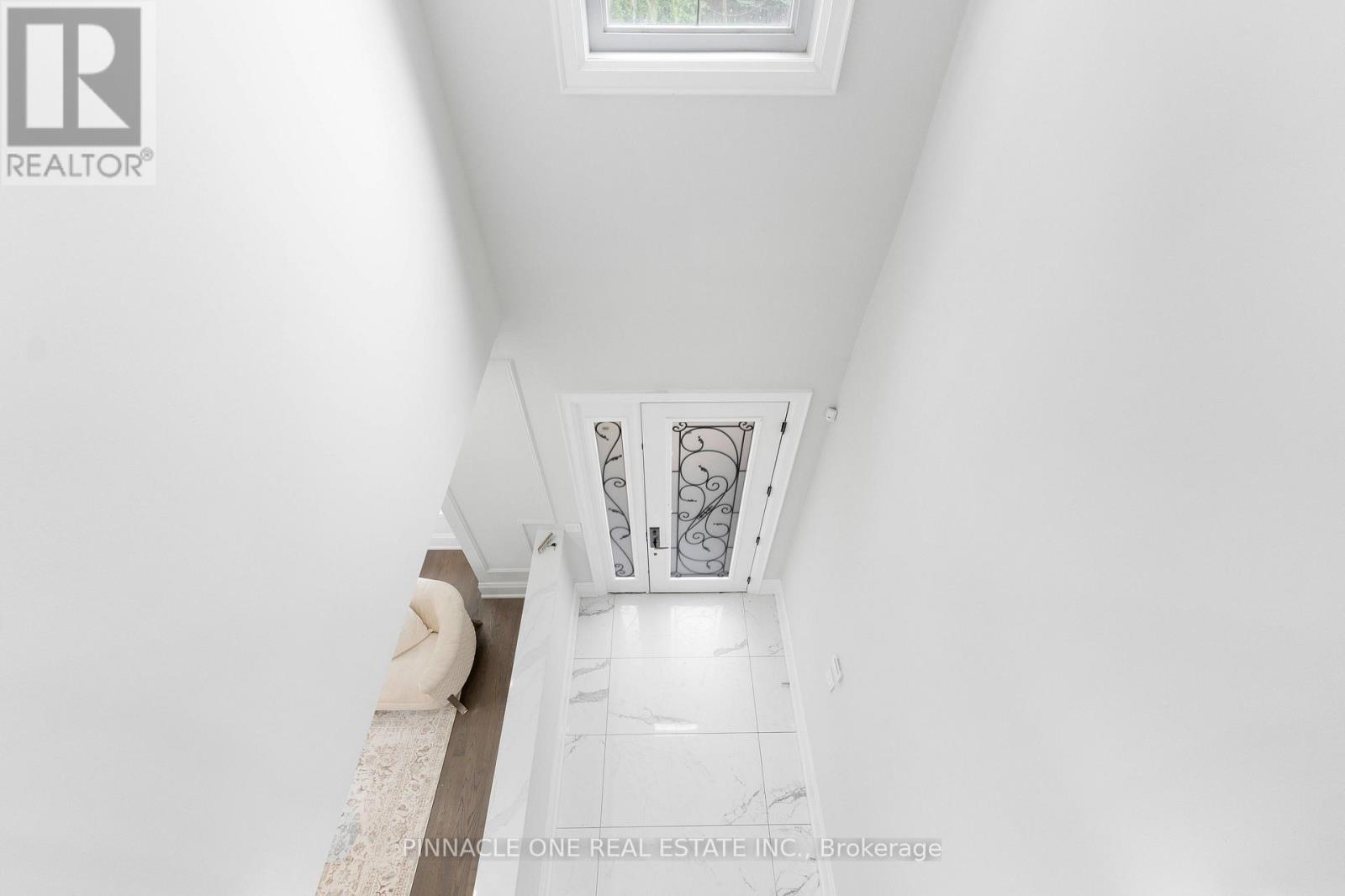 832 SHEPPARD AVENUE - 33