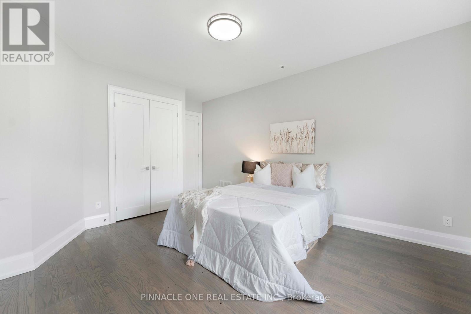 832 SHEPPARD AVENUE - 37