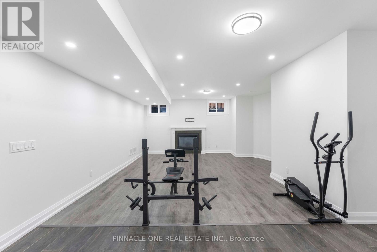 832 SHEPPARD AVENUE - Image 40