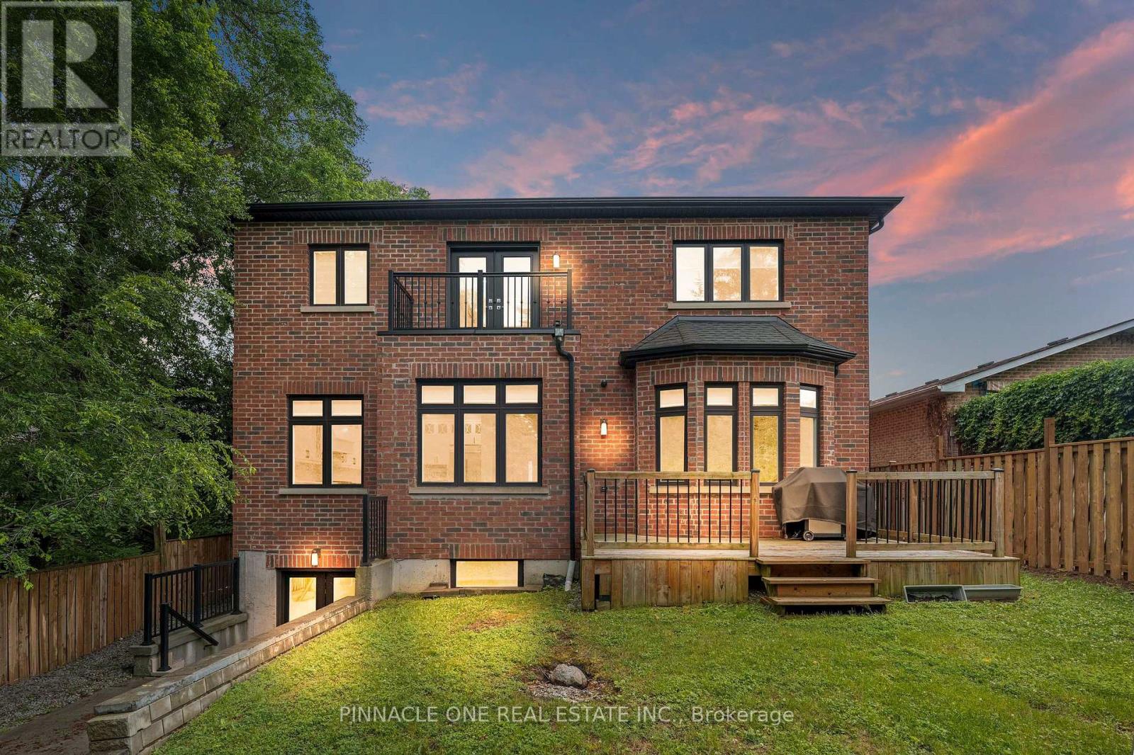 832 SHEPPARD AVENUE - 48