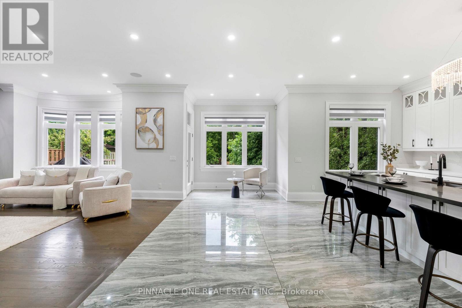 832 SHEPPARD AVENUE - Image 7