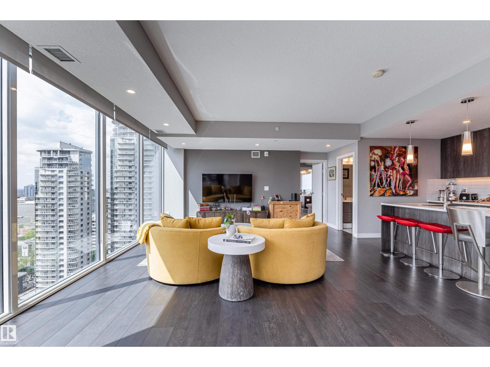 #2400 10180 103 ST NW - 10