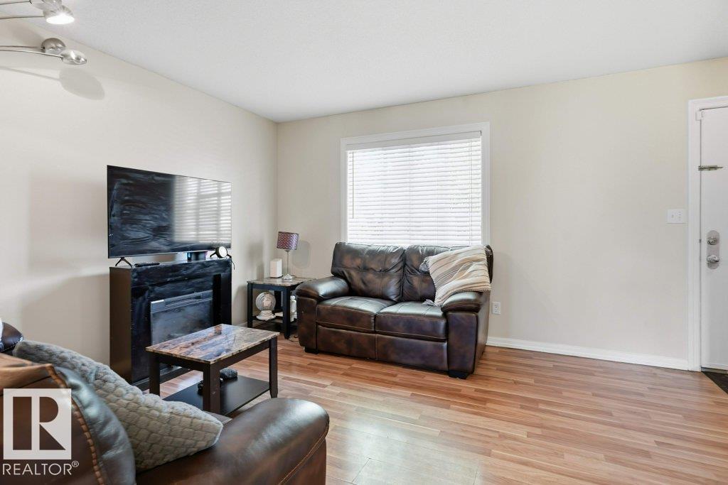 #30 1404 HERMITAGE RD NW - 4