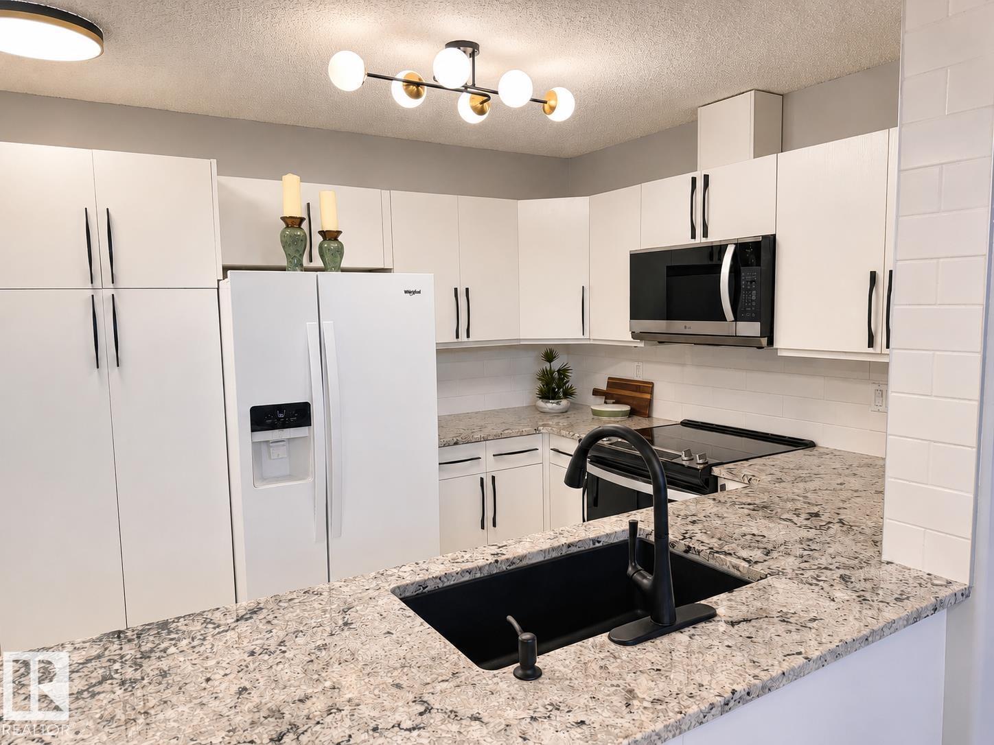 501 7905 96 ST NW - 15