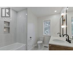 Main2nd - 822 Firth Court, Newmarket, ON L3Y8H7 Photo 17