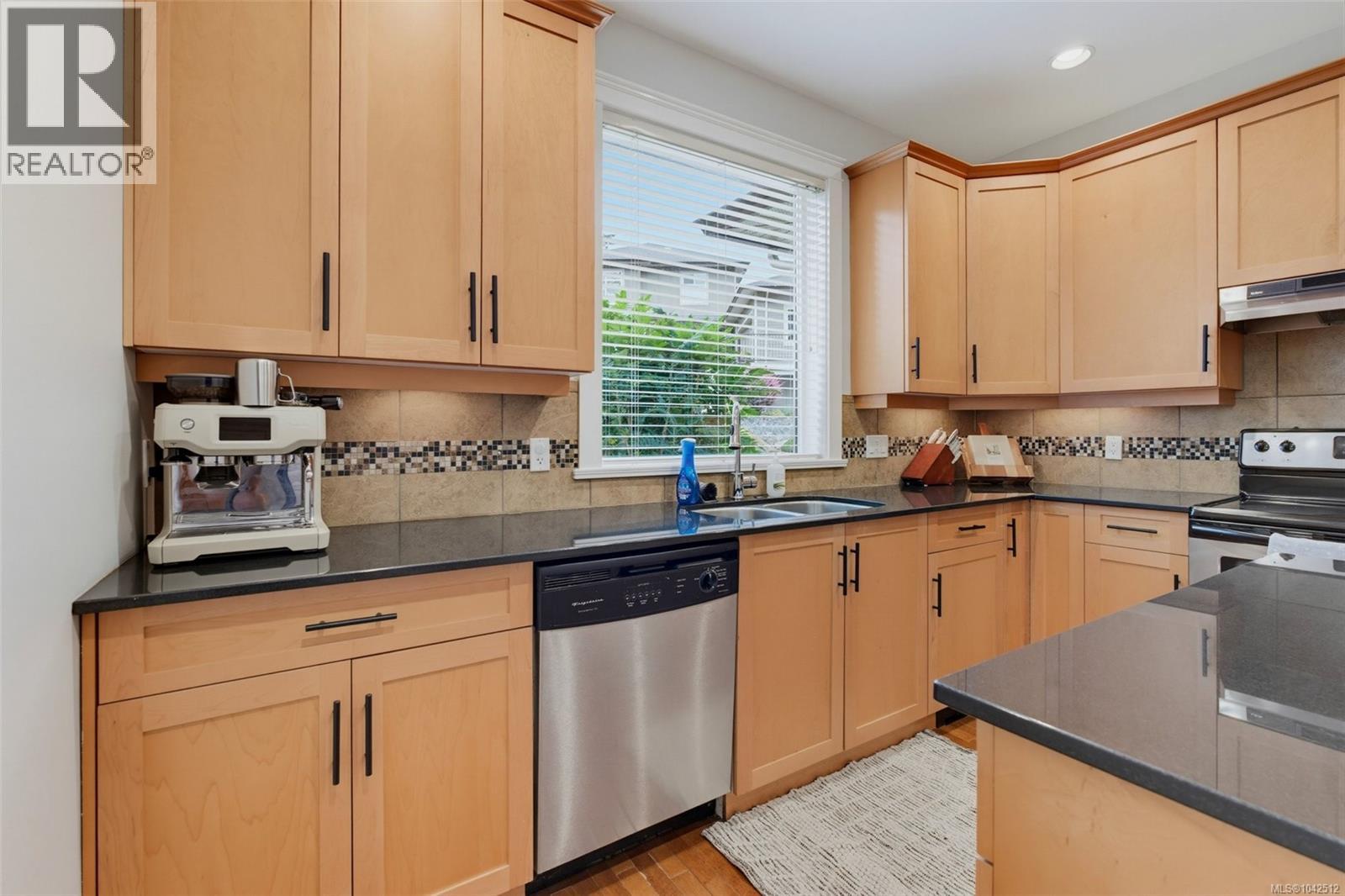 #22 551 Bezanton Way - 6