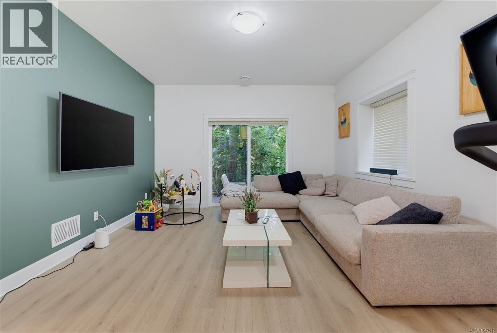 #22 551 Bezanton Way - 33