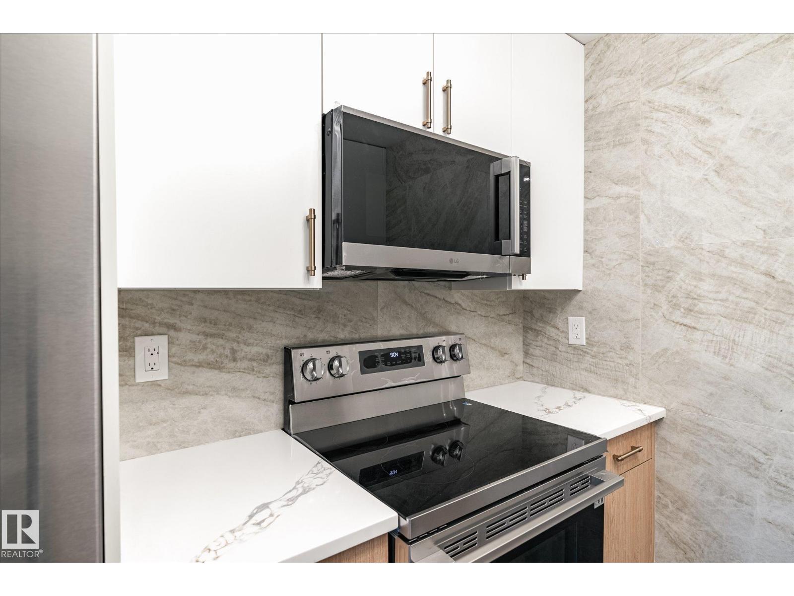 6540 184 ST NW - 9