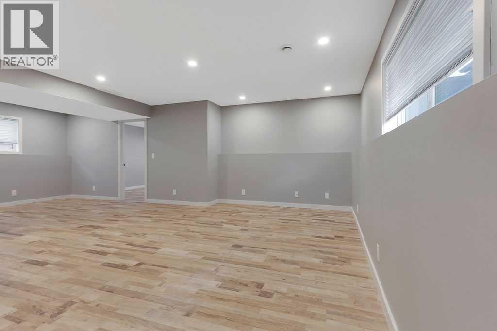 9 Thomas Place — photo 31