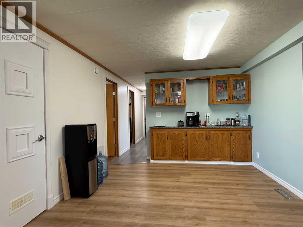 204 6 Street - Image 19