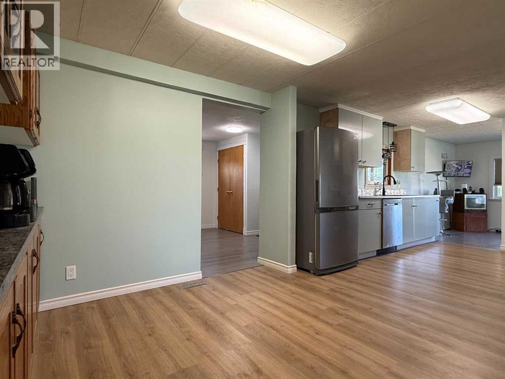 204 6 Street - Image 41