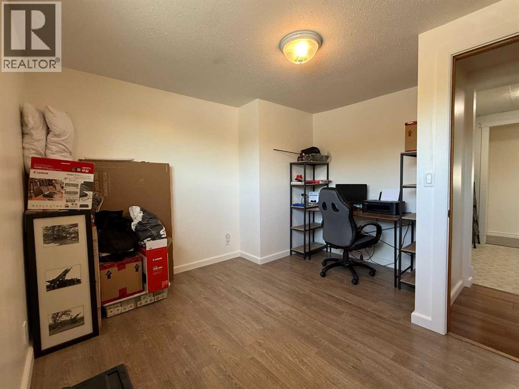 204 6 Street - Image 33