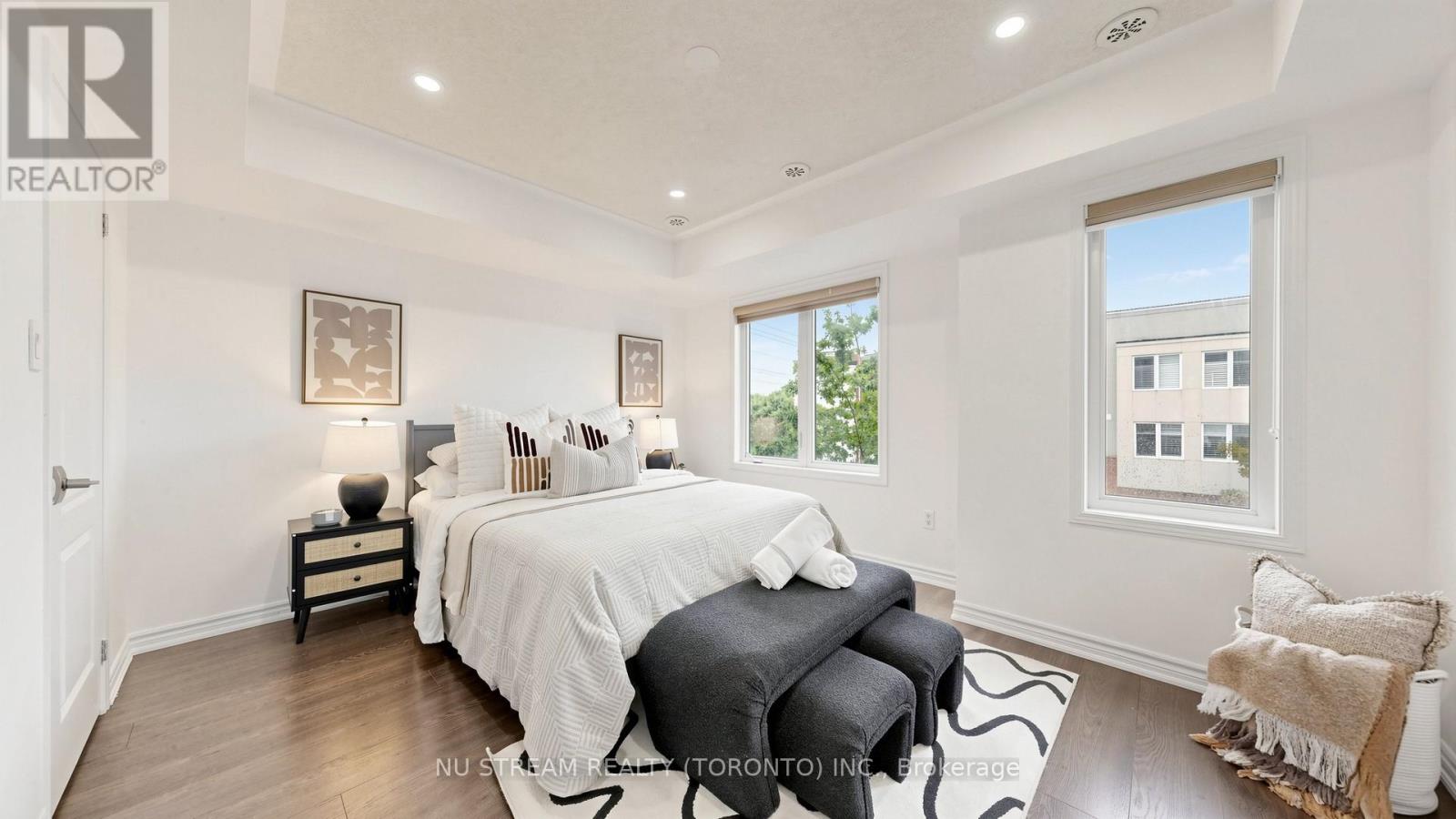 #17 15 HERON PARK PLACE - 21