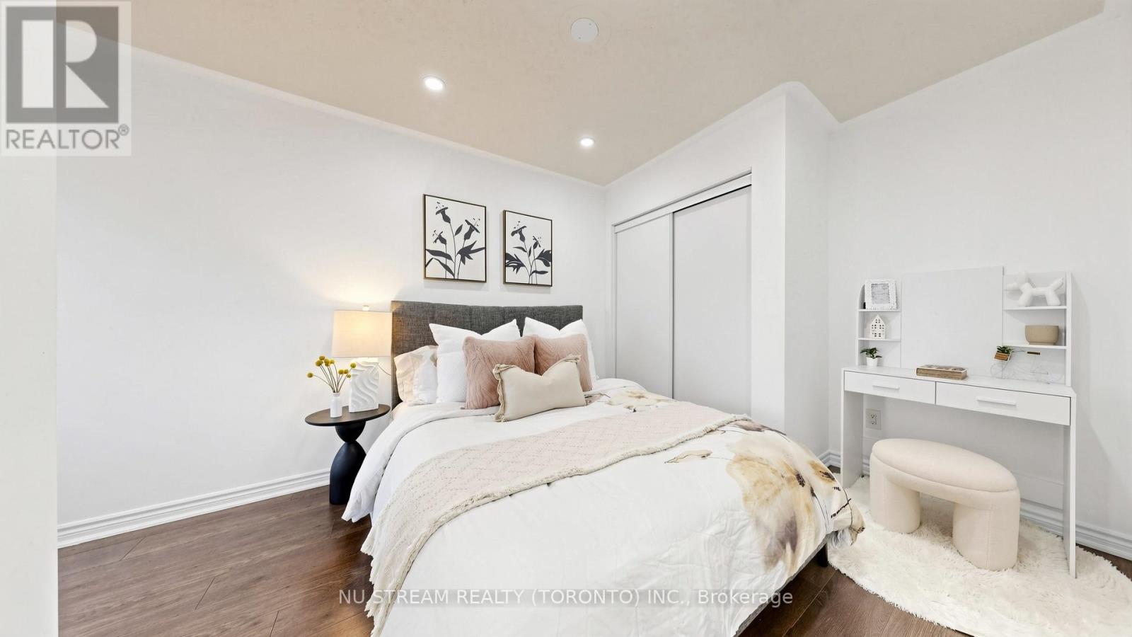 #17 15 HERON PARK PLACE - Image 29