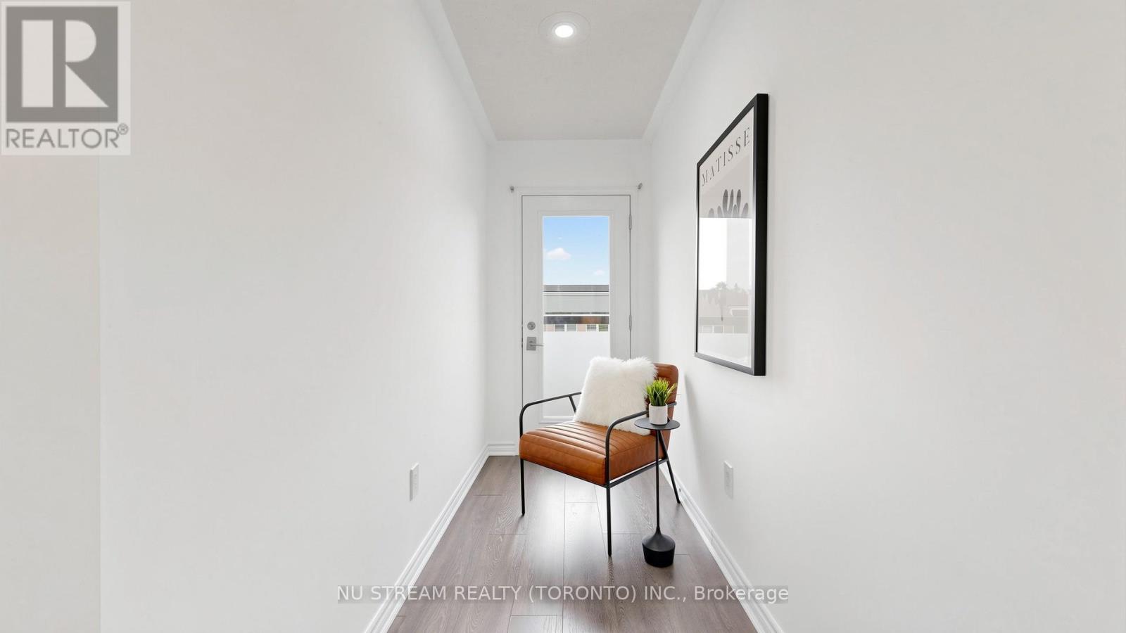 #17 15 HERON PARK PLACE - 30