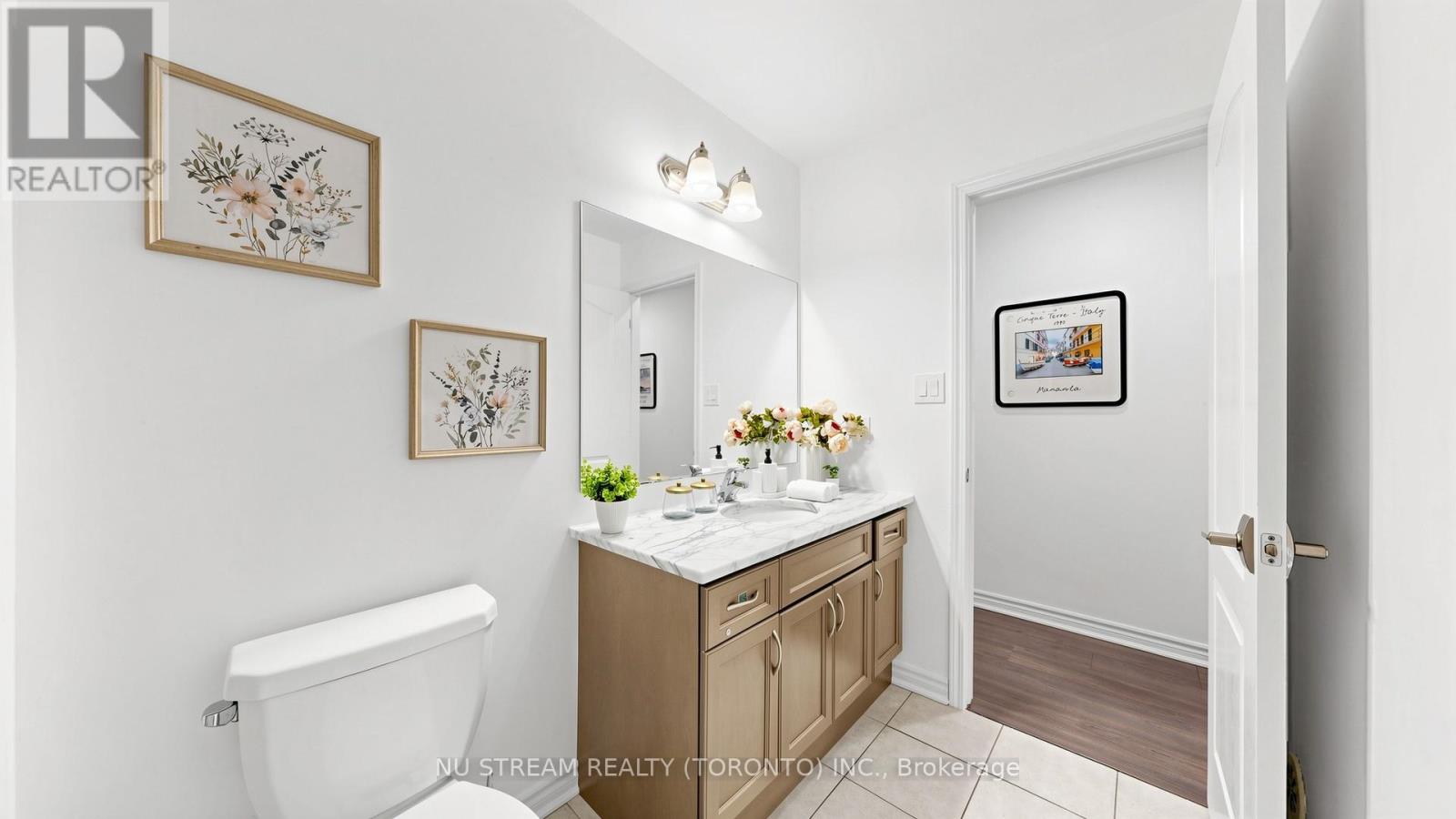 #17 15 HERON PARK PLACE - 35