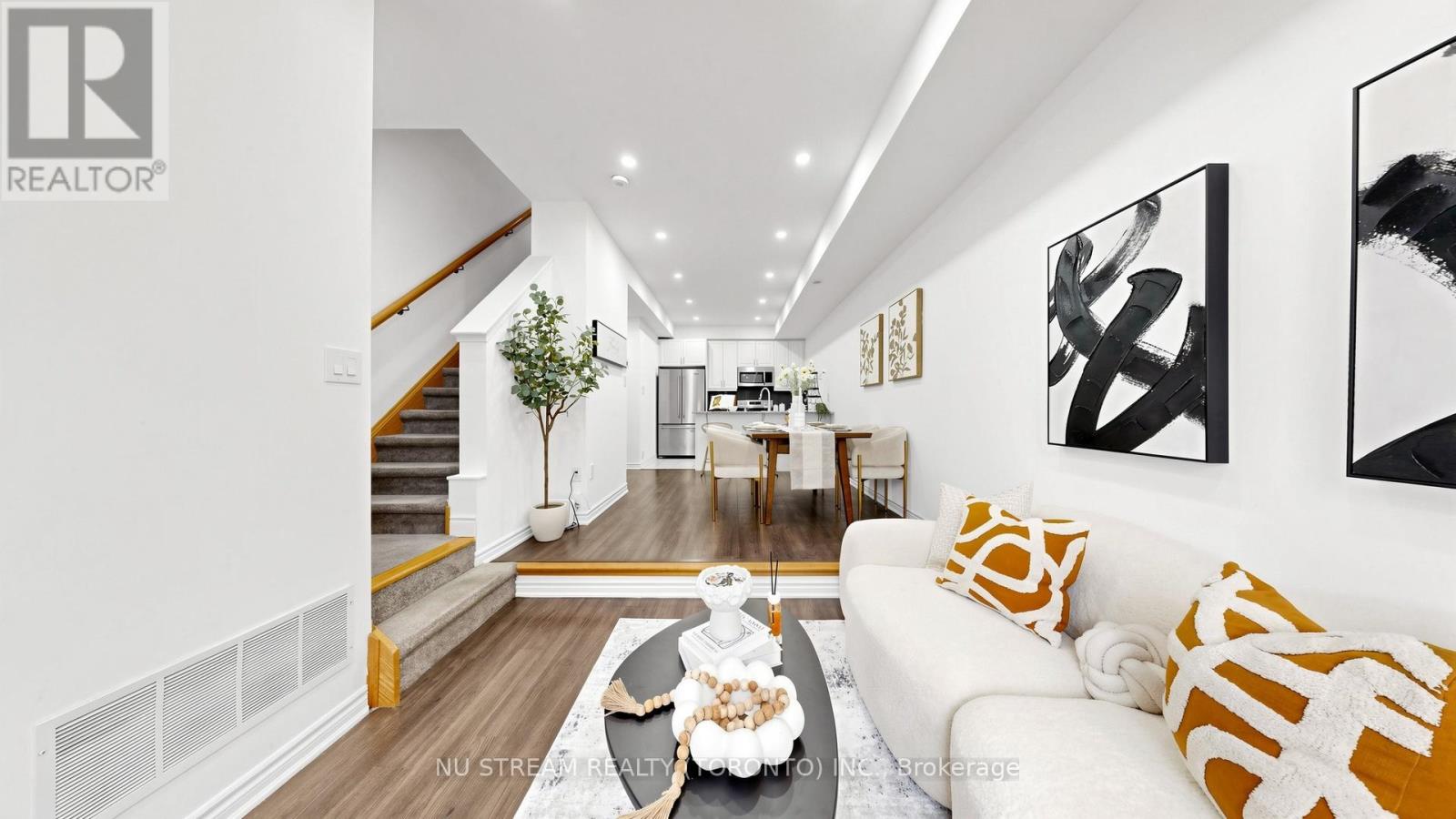 #17 15 HERON PARK PLACE - 8
