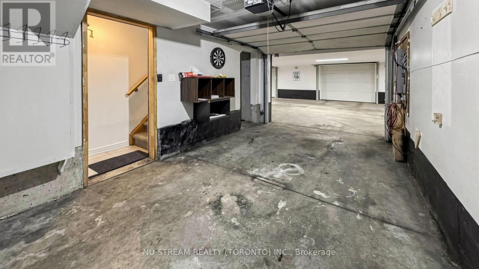 #17 15 HERON PARK PLACE - 37