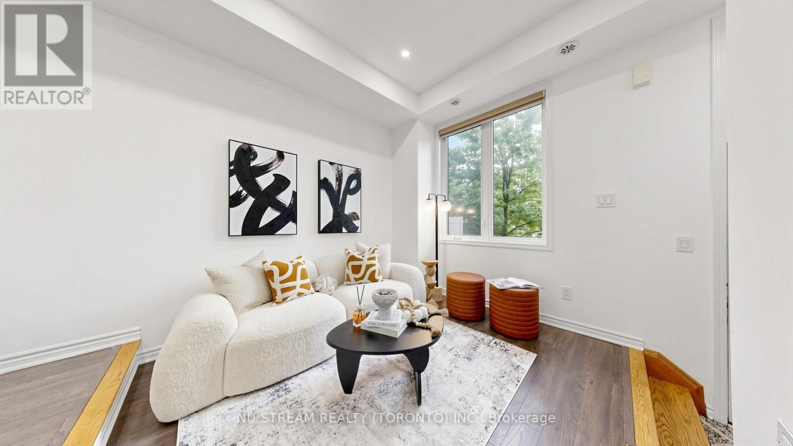 #17 15 HERON PARK PLACE - 4