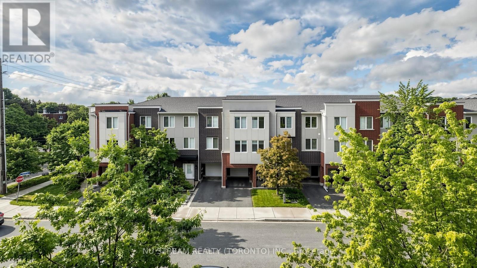 #17 15 HERON PARK PLACE - 38