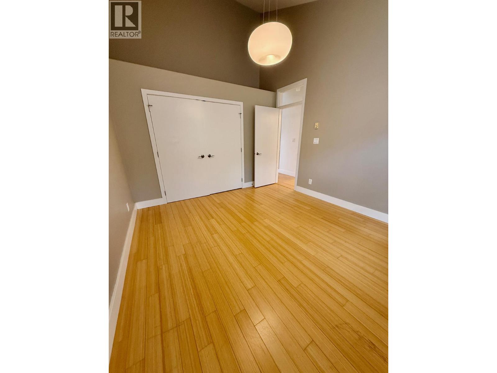 #8 702 Fourth Street - 9
