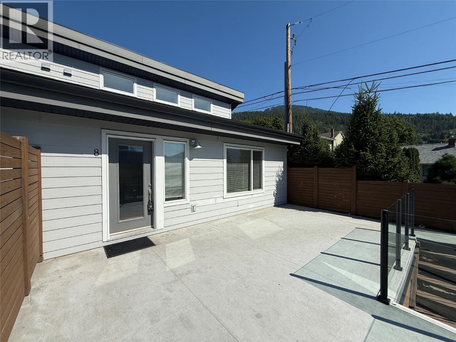#8 702 Fourth Street - 20