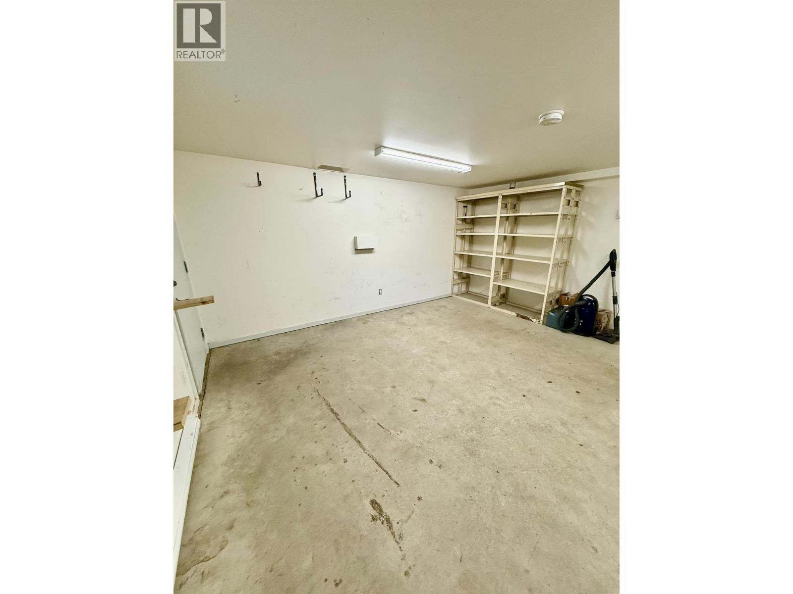 #8 702 Fourth Street - 17
