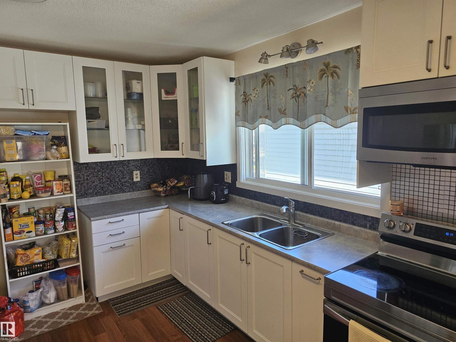 4304 121 AV NW, Beacon Heights, Edmonton photo 5