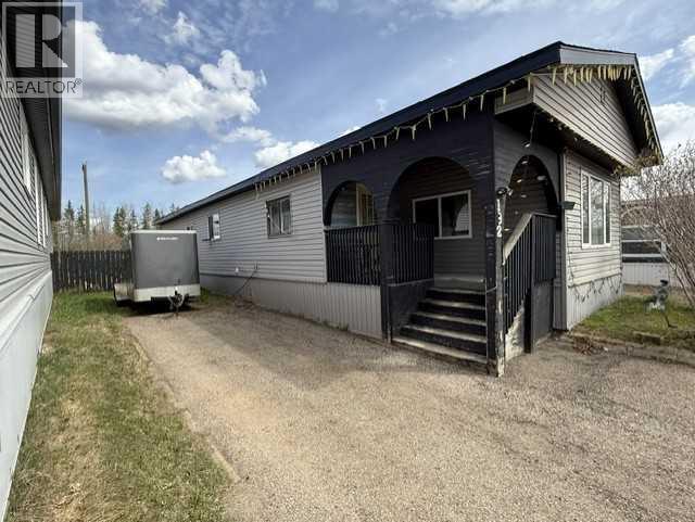 192 Grandview Crescent - 1
