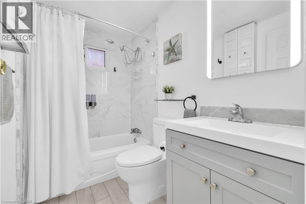 1045 REEDMERE Road - Image 13