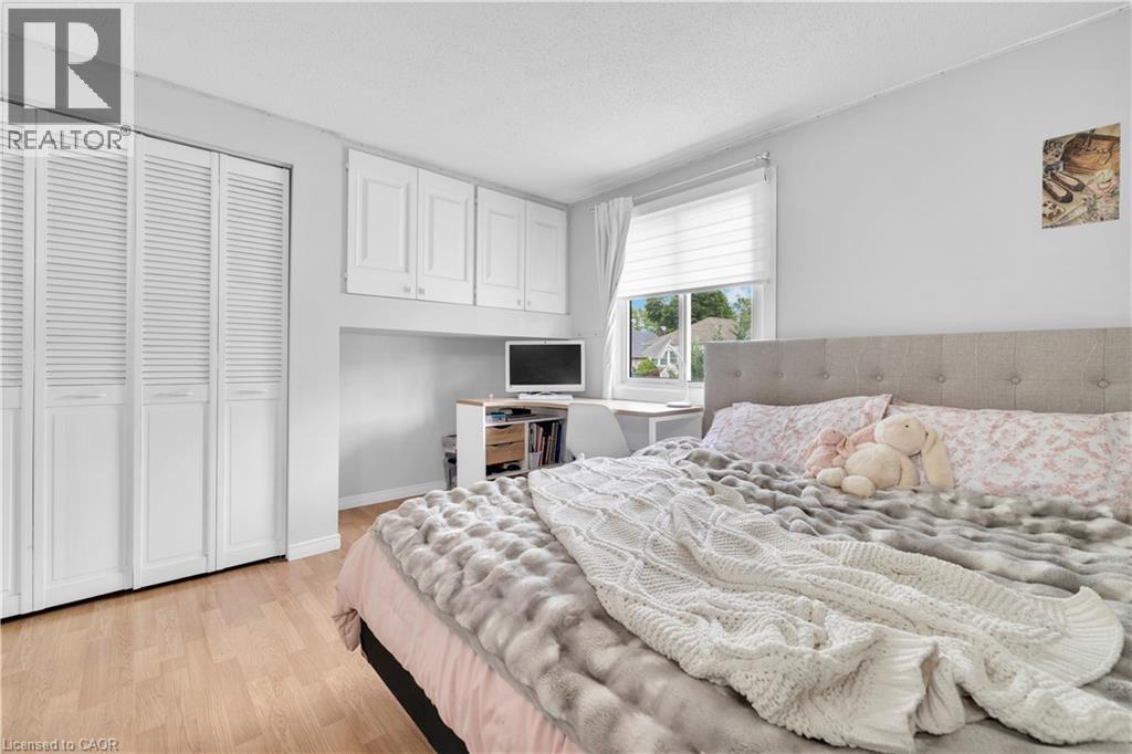 1045 REEDMERE Road - Image 19