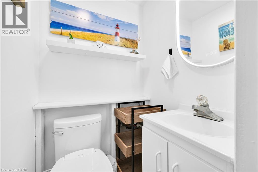 1045 REEDMERE Road - 24
