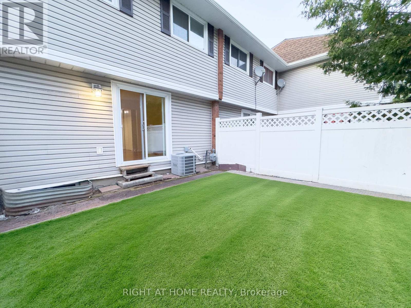 3 Bed, 2 Bath House for Sale in Ottawa – 21 – 5 HADLEY CIRCLE, Ottawa – MLS# X13530496 - Image 14