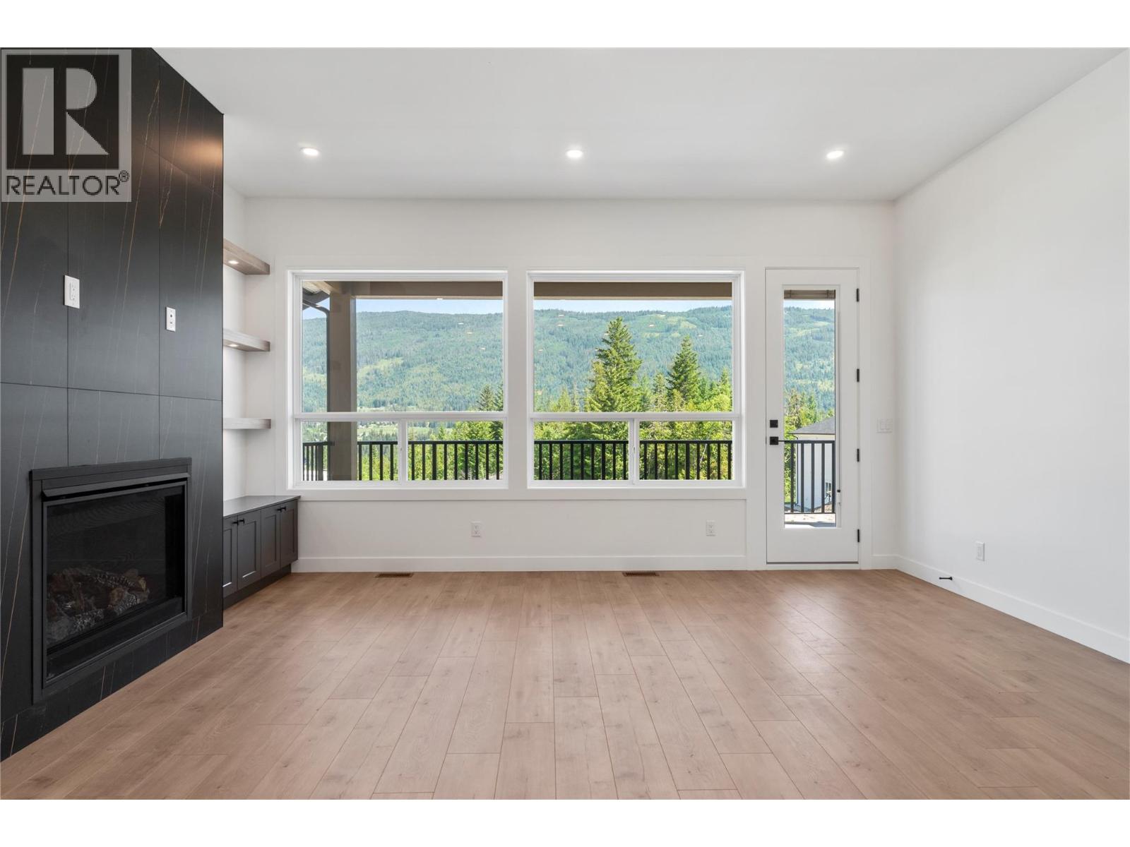 6821 42 Street NE - 12