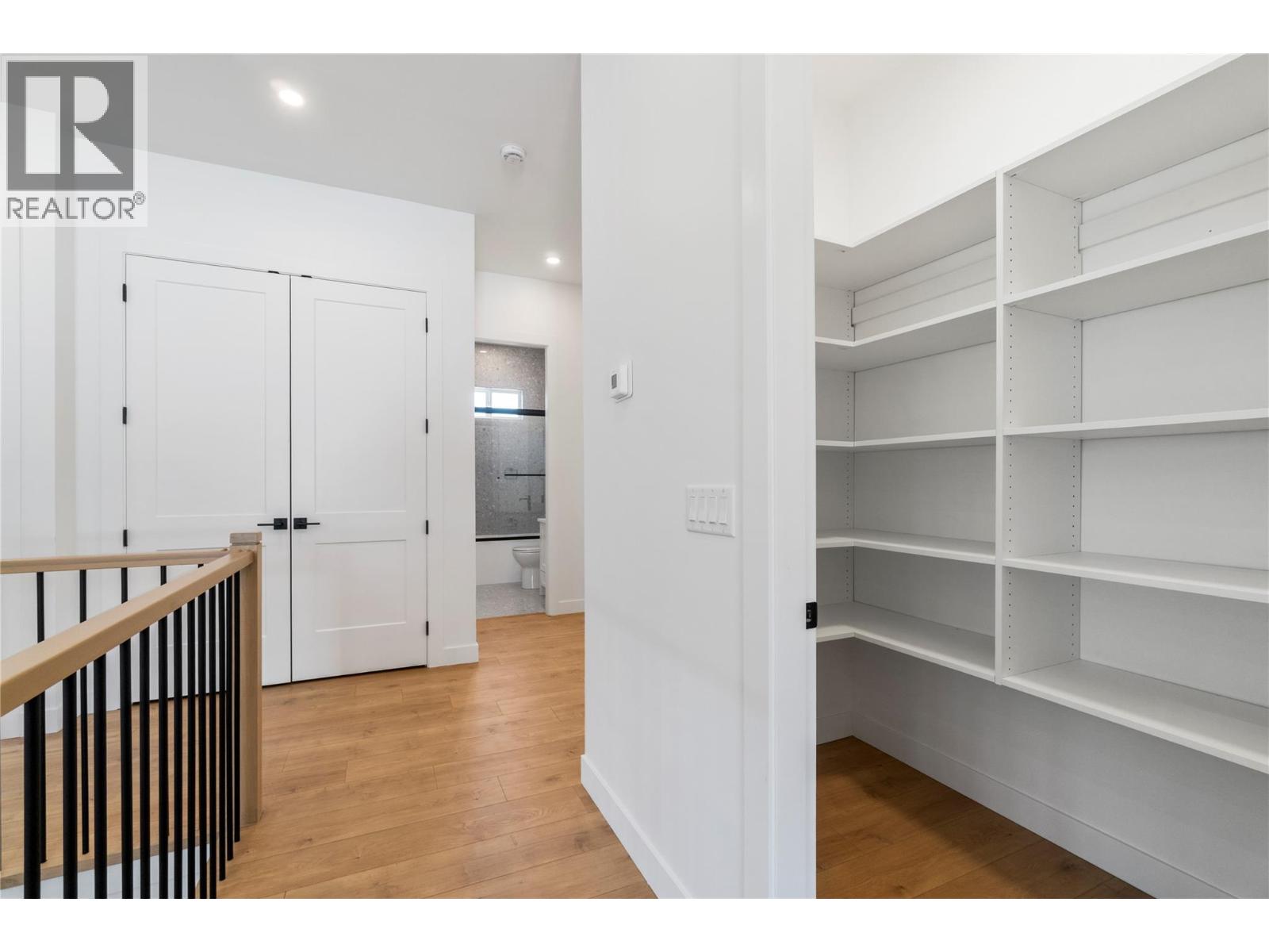 6821 42 Street NE - 5
