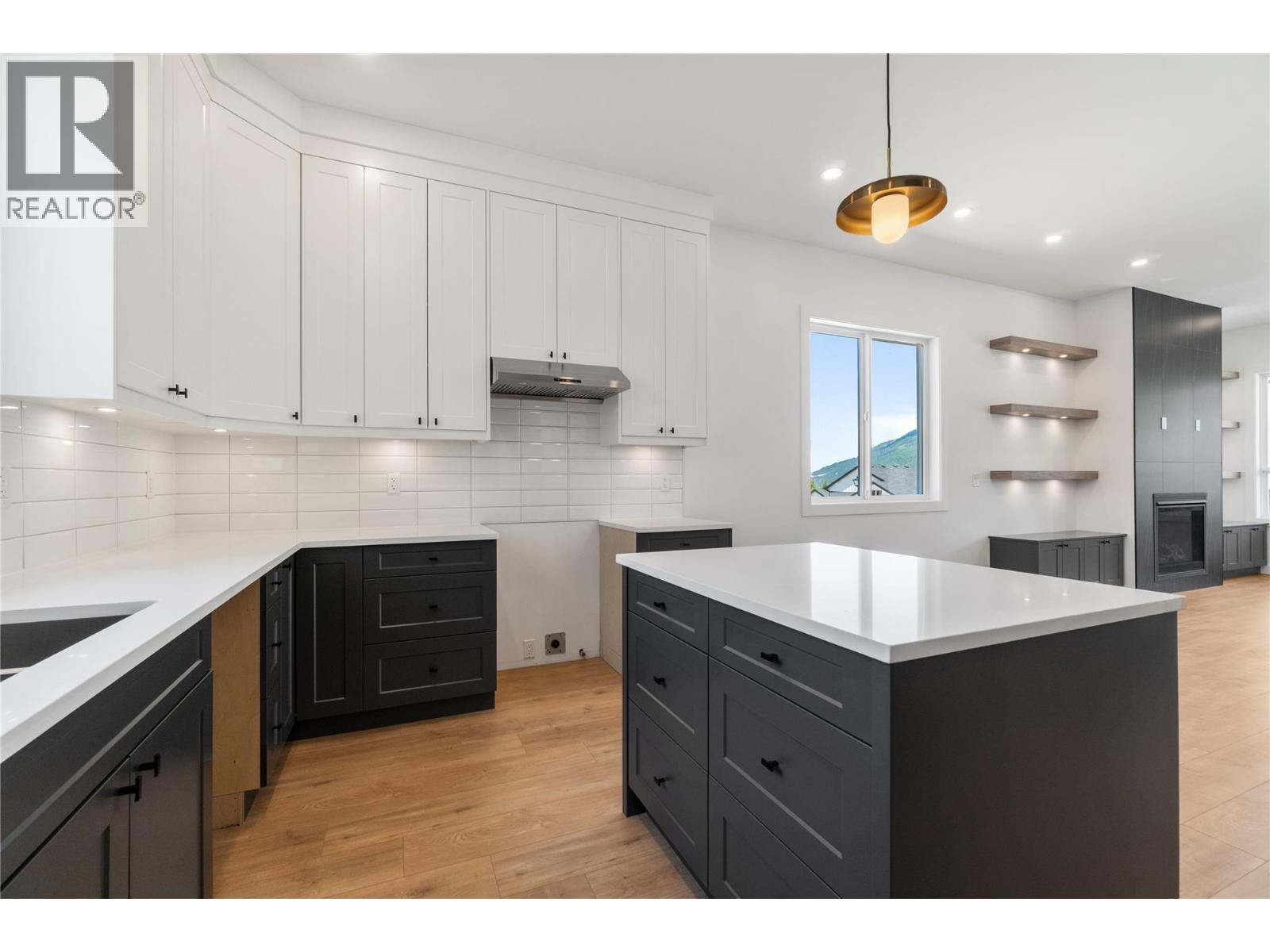 6821 42 Street NE - 6