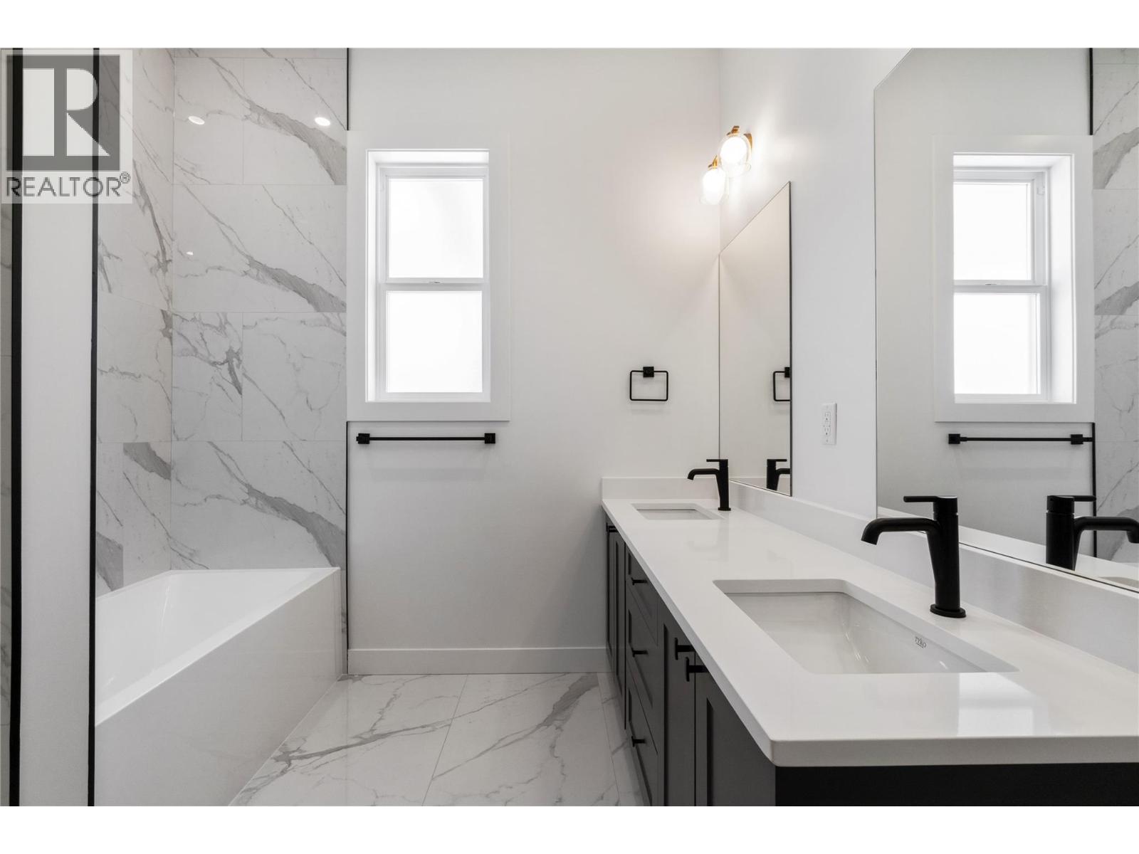 6821 42 Street NE - 24