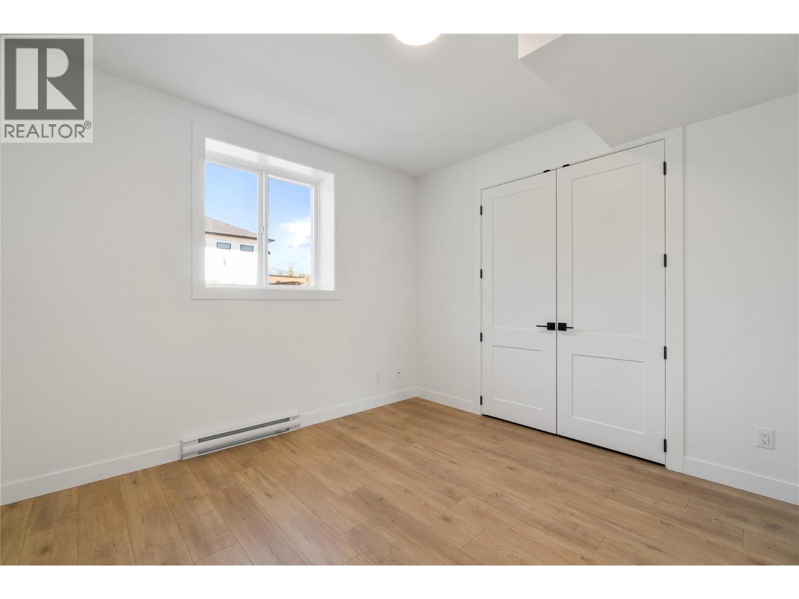 6821 42 Street NE - 38